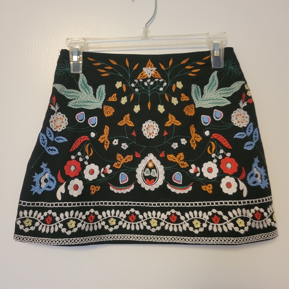 BBWM Zara Embroidered Mini Skirt